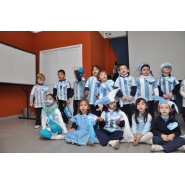 Los más pequeños celebraron el DIA DE LA BANDERA